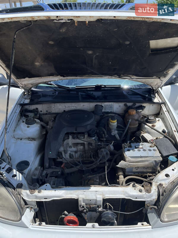 Седан Daewoo Sens 2002 в Килии