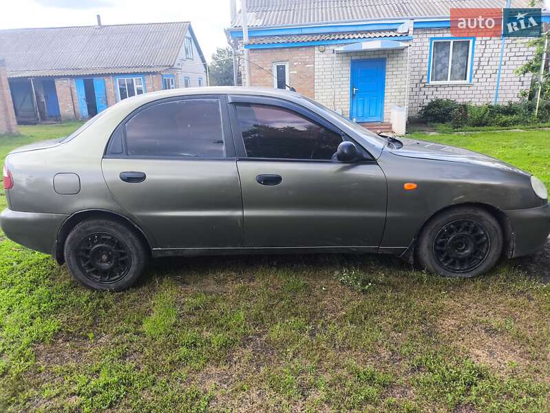 Седан Daewoo Sens 2004 в Гребінці