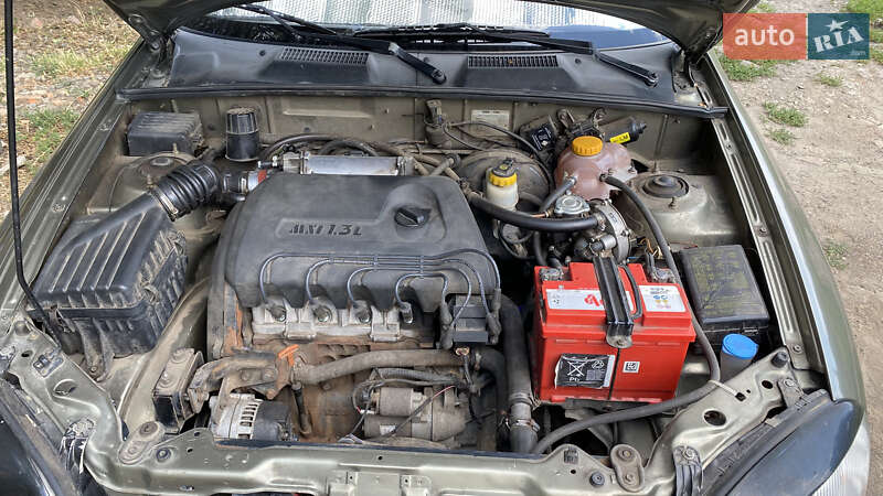 Седан Daewoo Sens 2004 в Полтаві