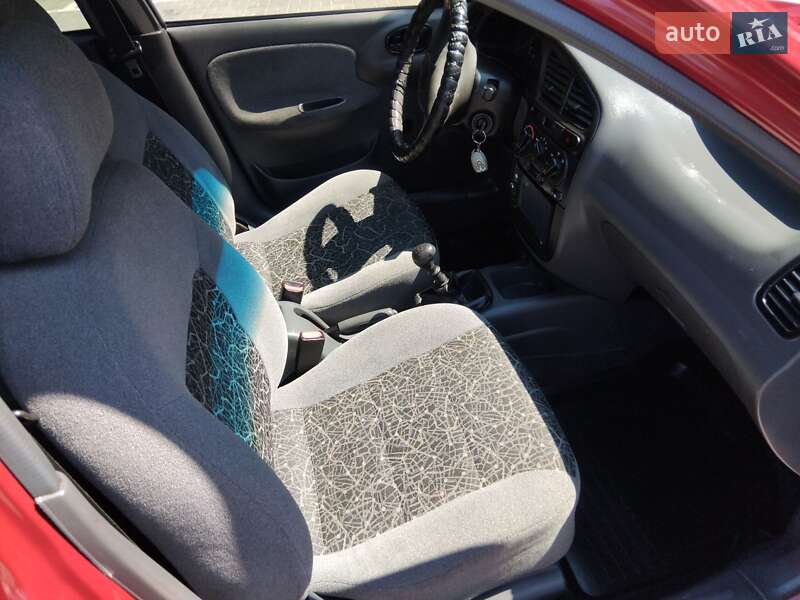 Седан Daewoo Sens 2006 в Новомосковске