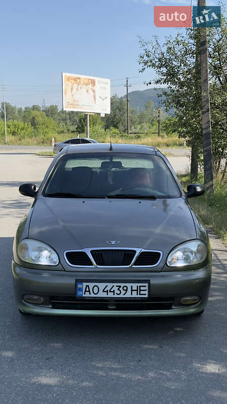 Седан Daewoo Sens 2005 в Хусте