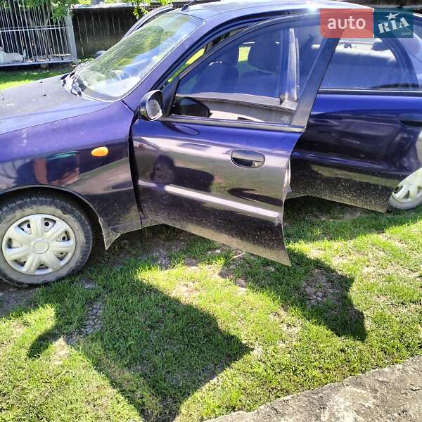 Седан Daewoo Sens 2006 в Косове