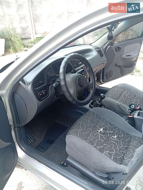 Седан Daewoo Sens 2004 в Киеве