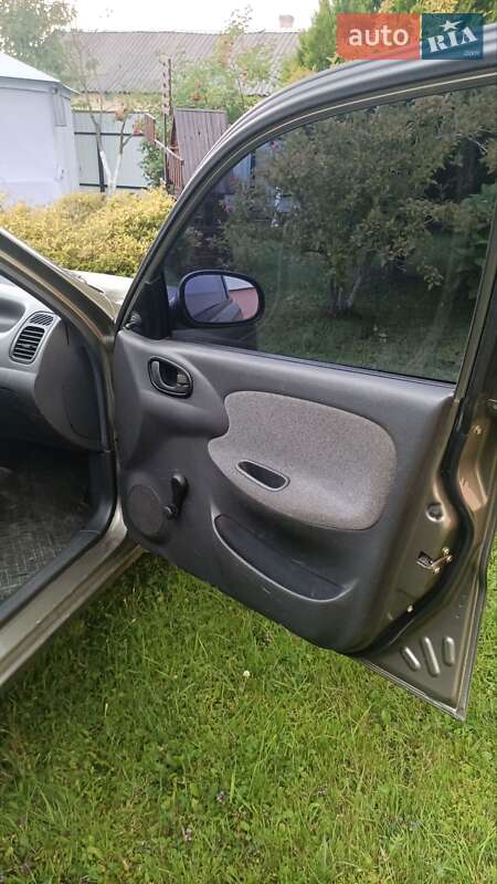 Седан Daewoo Sens 2005 в Новояворовске