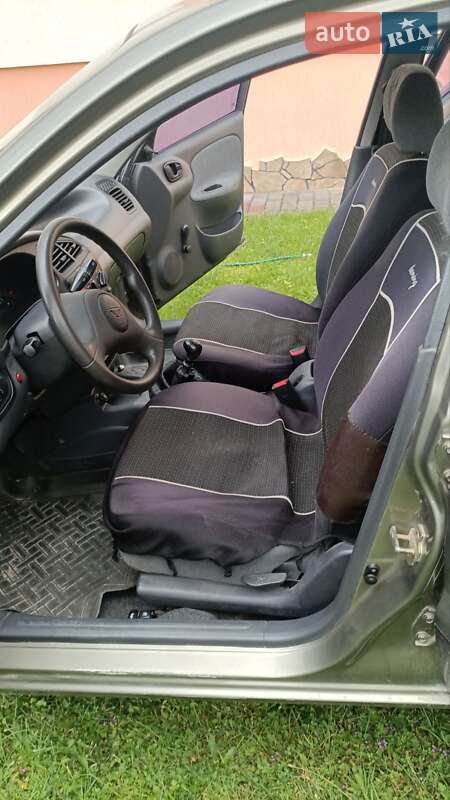 Седан Daewoo Sens 2005 в Новояворовске