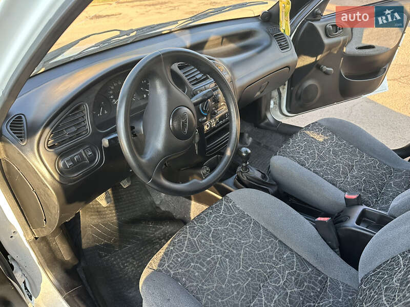 Седан Daewoo Sens 2004 в Кривом Роге