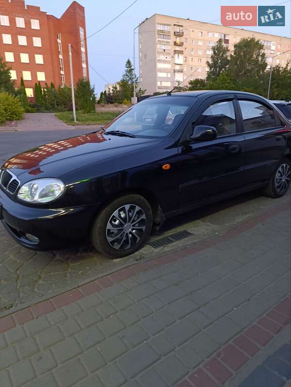 Седан Daewoo Sens 2012 в Нововолынске