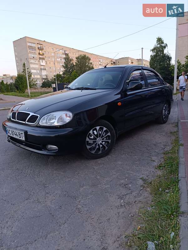 Седан Daewoo Sens 2012 в Нововолынске