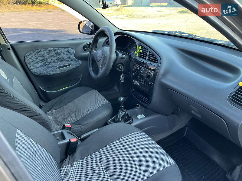 Седан Daewoo Sens 2004 в Лубнах