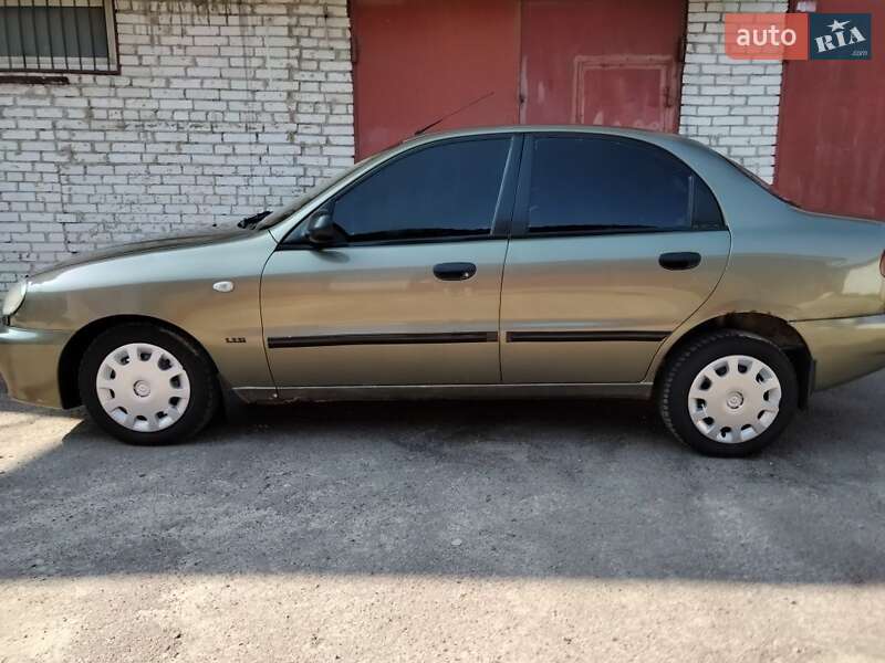 Седан Daewoo Sens 2003 в Львове