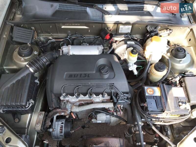 Седан Daewoo Sens 2003 в Львове