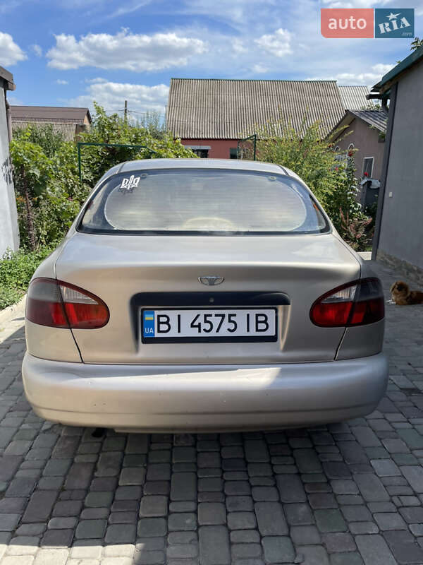 Седан Daewoo Sens 2004 в Полтаві