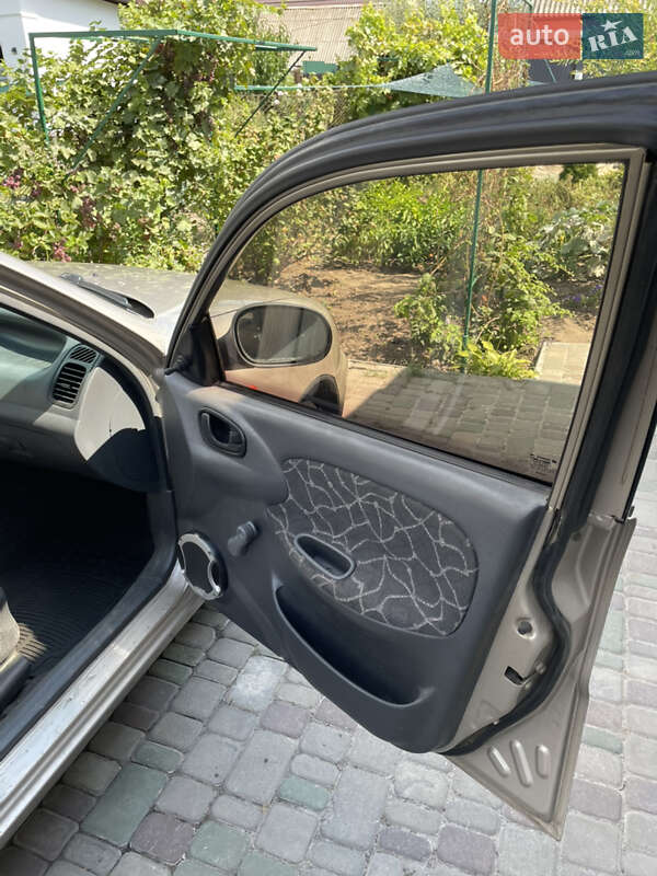Седан Daewoo Sens 2004 в Полтаві
