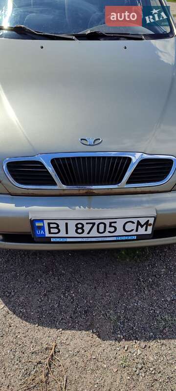 Седан Daewoo Sens 2007 в Хороле