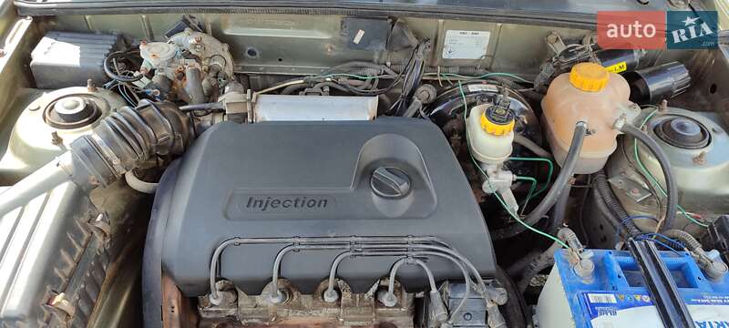 Седан Daewoo Sens 2007 в Хороле