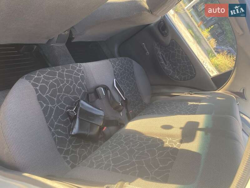 Седан Daewoo Sens 2003 в Запорожье