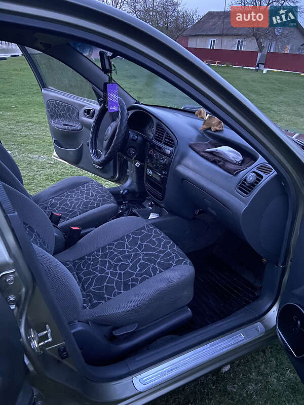 Седан Daewoo Sens 2003 в Кременце