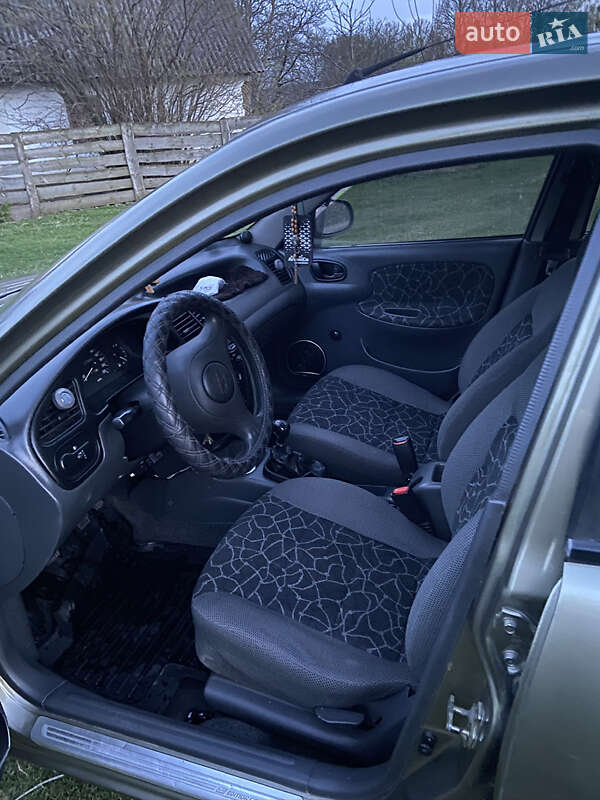 Седан Daewoo Sens 2003 в Кременце