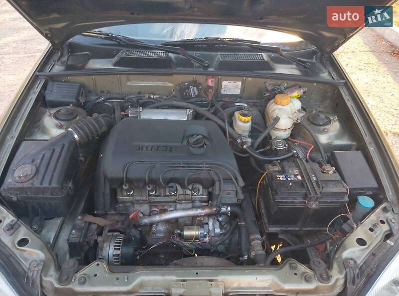 Седан Daewoo Sens 2003 в Кропивницком