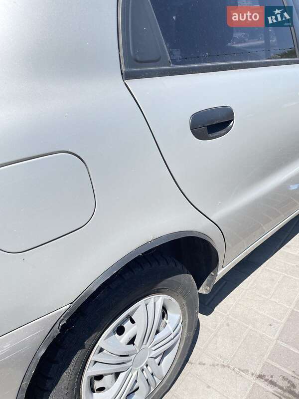 Седан Daewoo Sens 2003 в Дніпрі