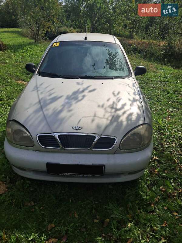 Седан Daewoo Sens 2004 в Буштино