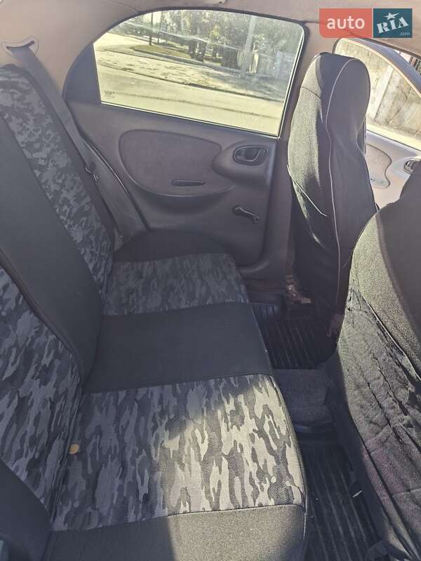 Седан Daewoo Sens 2004 в Нікополі