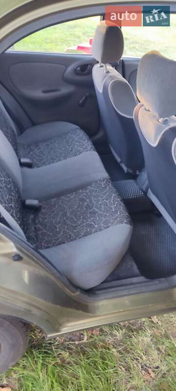 Седан Daewoo Sens 2004 в Переяславе