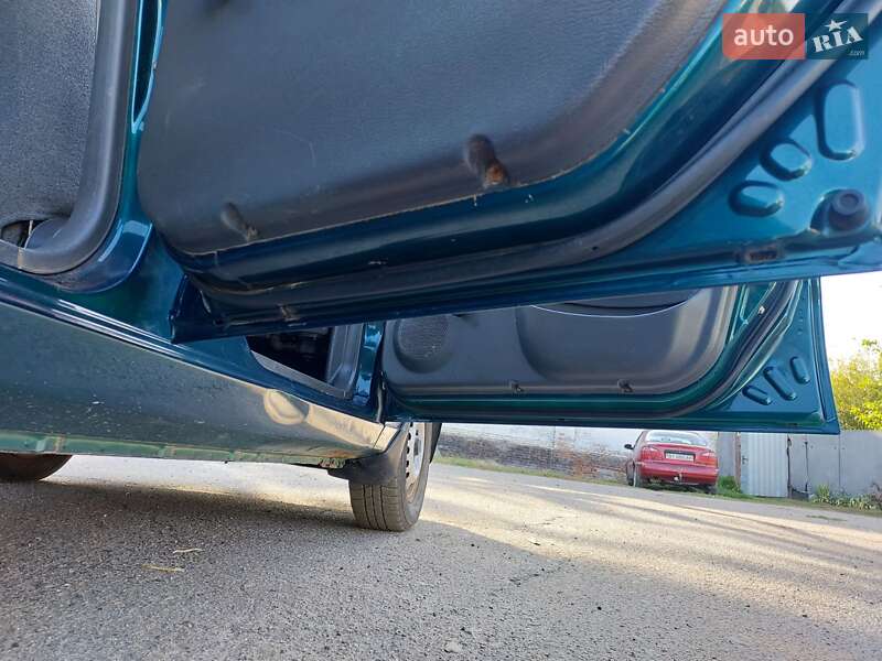 Седан Daewoo Sens 2005 в Карловке