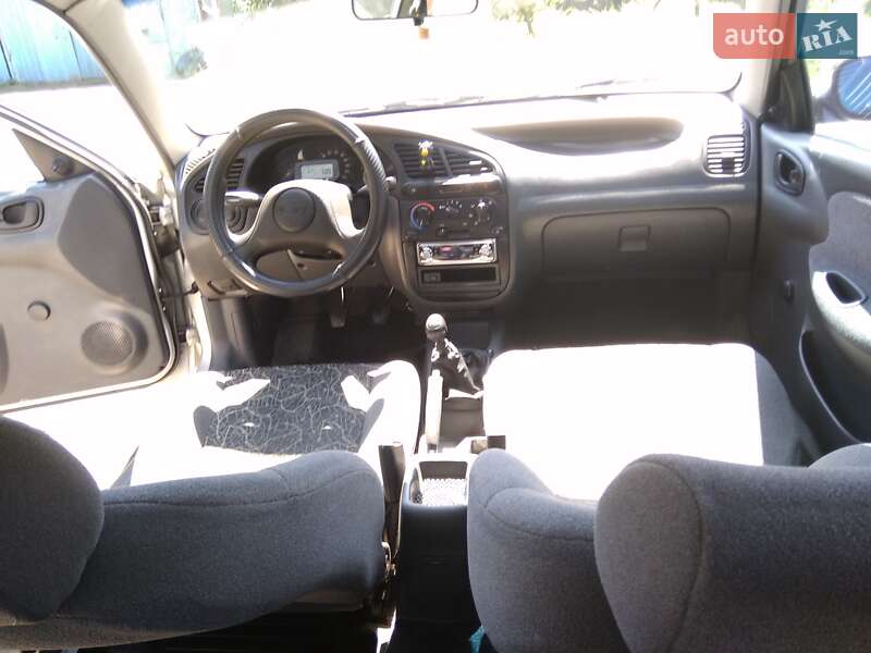 Седан Daewoo Sens 2004 в Запоріжжі