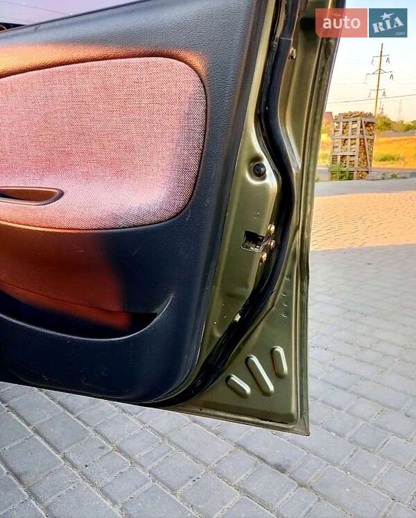Седан Daewoo Sens 2004 в Одесі