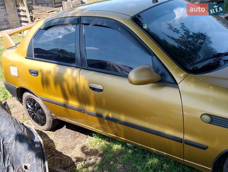 Седан Daewoo Sens 2003 в Ромнах