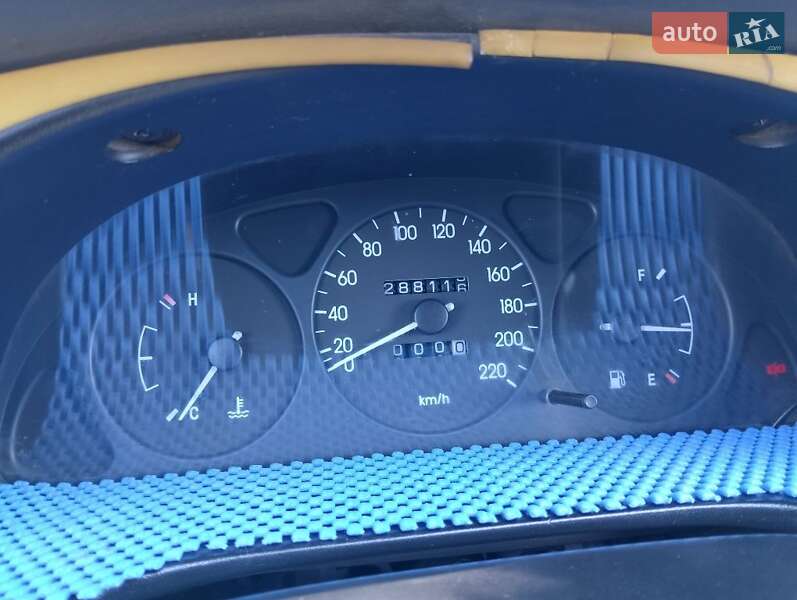 Седан Daewoo Sens 2003 в Ромнах