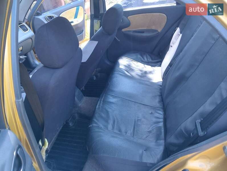 Седан Daewoo Sens 2003 в Ромнах