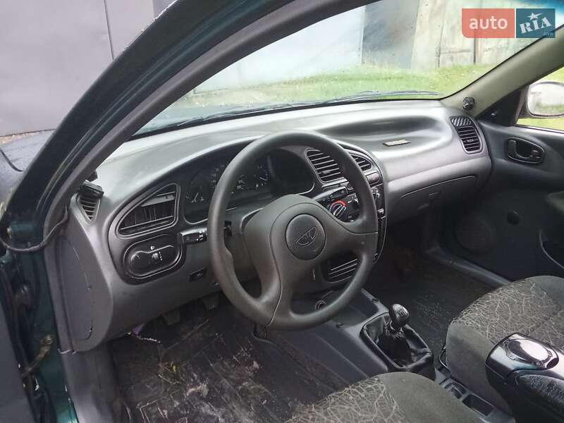 Седан Daewoo Sens 2004 в Золочеве