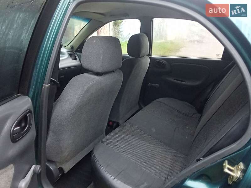 Седан Daewoo Sens 2004 в Золочеве