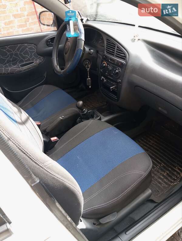Седан Daewoo Sens 2002 в Кривом Роге