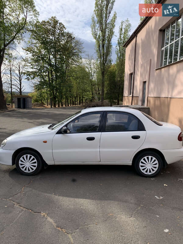 Седан Daewoo Sens 2005 в Новоукраинке