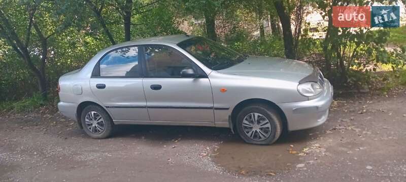 Седан Daewoo Sens 2004 в Хусті