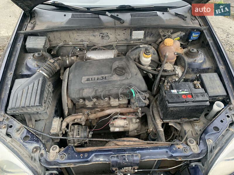 Седан Daewoo Sens 2005 в Макарові