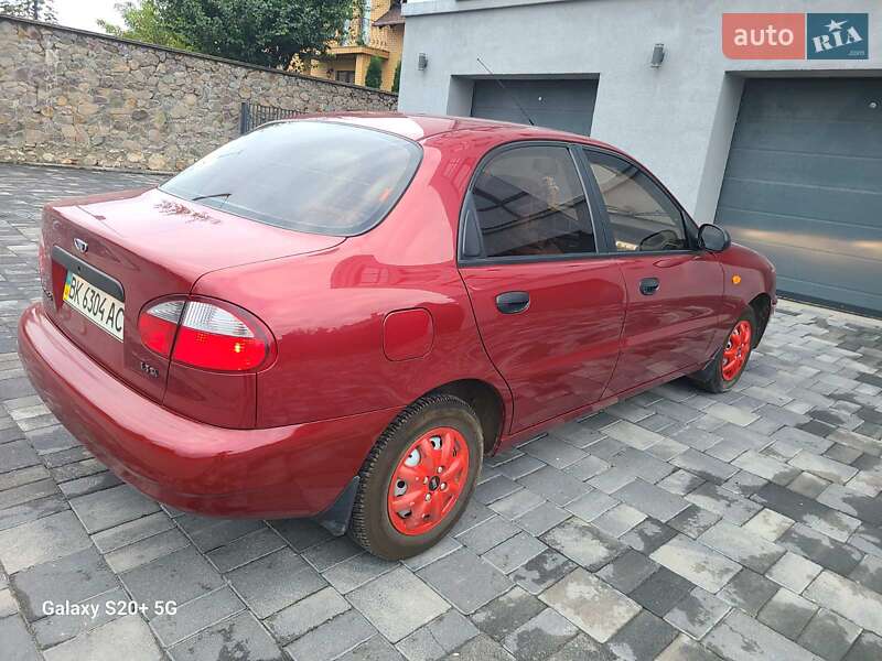 Седан Daewoo Sens 2005 в Острозі