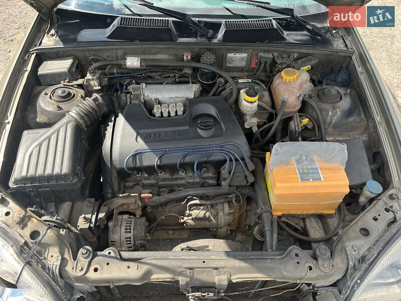 Седан Daewoo Sens 2004 в Обухове