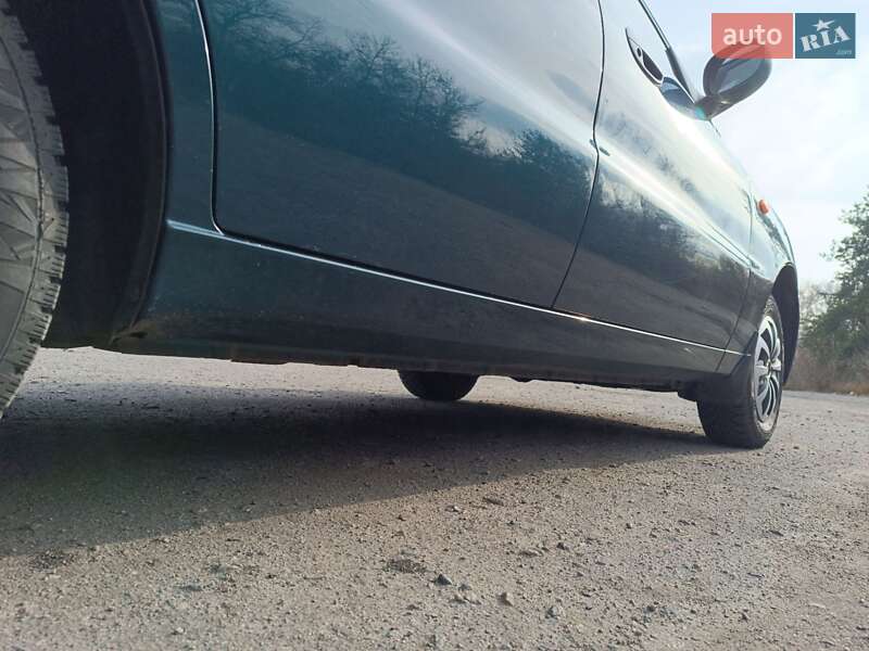 Седан Daewoo Sens 2003 в Дніпрі
