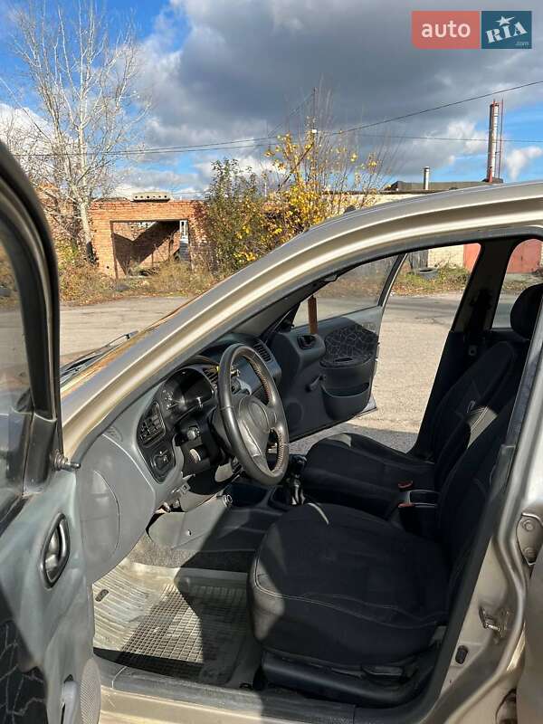 Седан Daewoo Sens 2004 в Полтаві