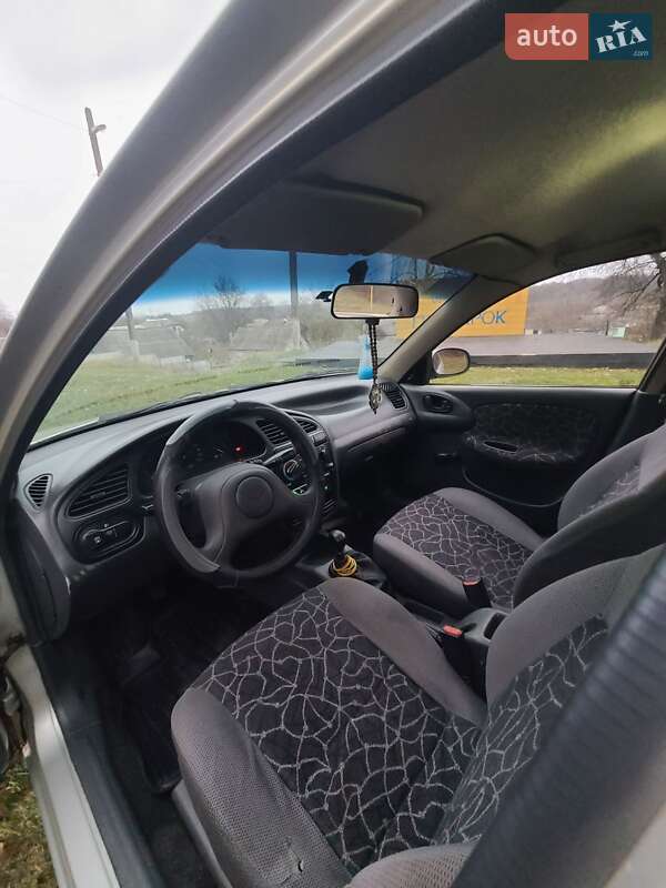 Седан Daewoo Sens 2004 в Гадяче