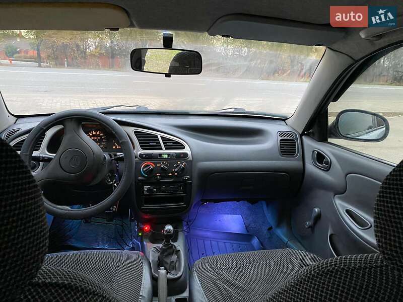 Седан Daewoo Sens 2010 в Дніпрі