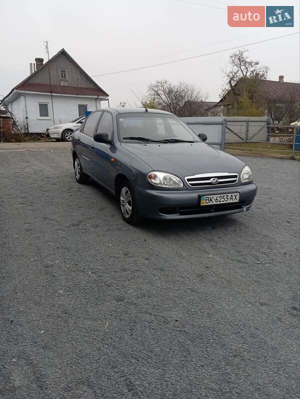 Седан Daewoo Sens 2010 в Рівному