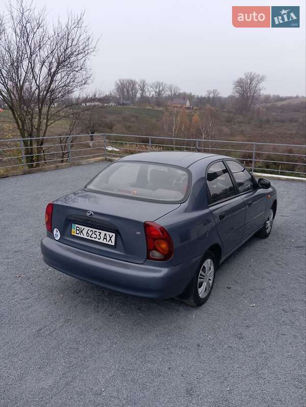 Седан Daewoo Sens 2010 в Рівному