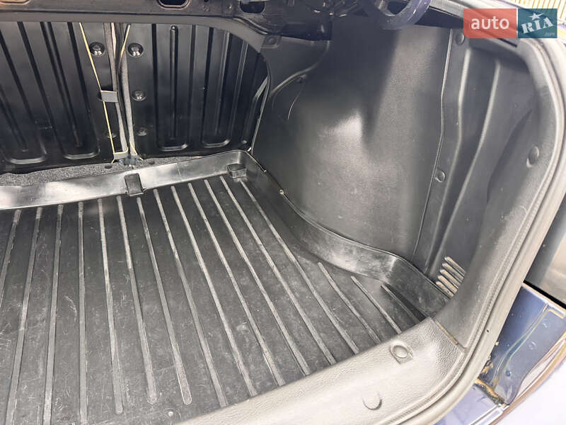 Седан Daewoo Sens 2004 в Іршанському