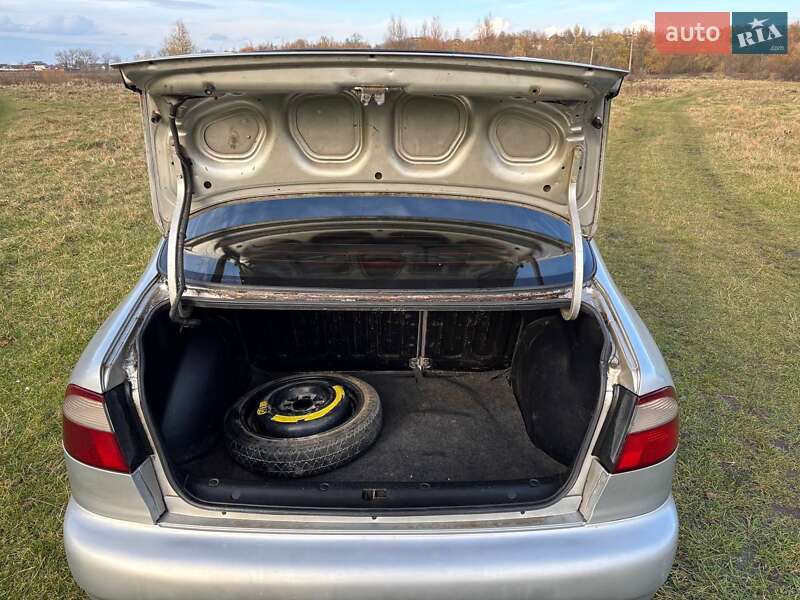 Седан Daewoo Sens 2003 в Теофиполе