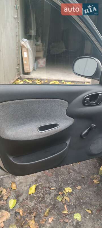 Седан Daewoo Sens 2004 в Дніпрі